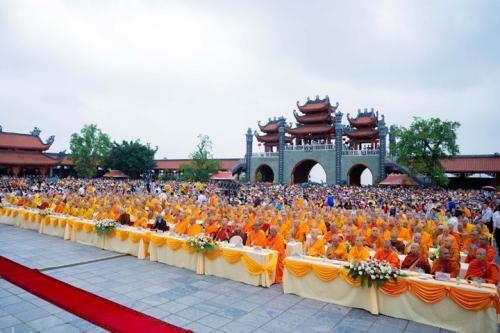 Ba-Vang-Pagoda-Shines-with-Dual-World-Records-48