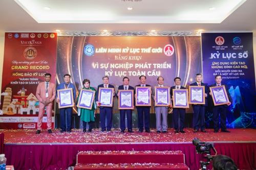 Grand-Reunion-of-World-Record-Presidents-in-Vietnam-97